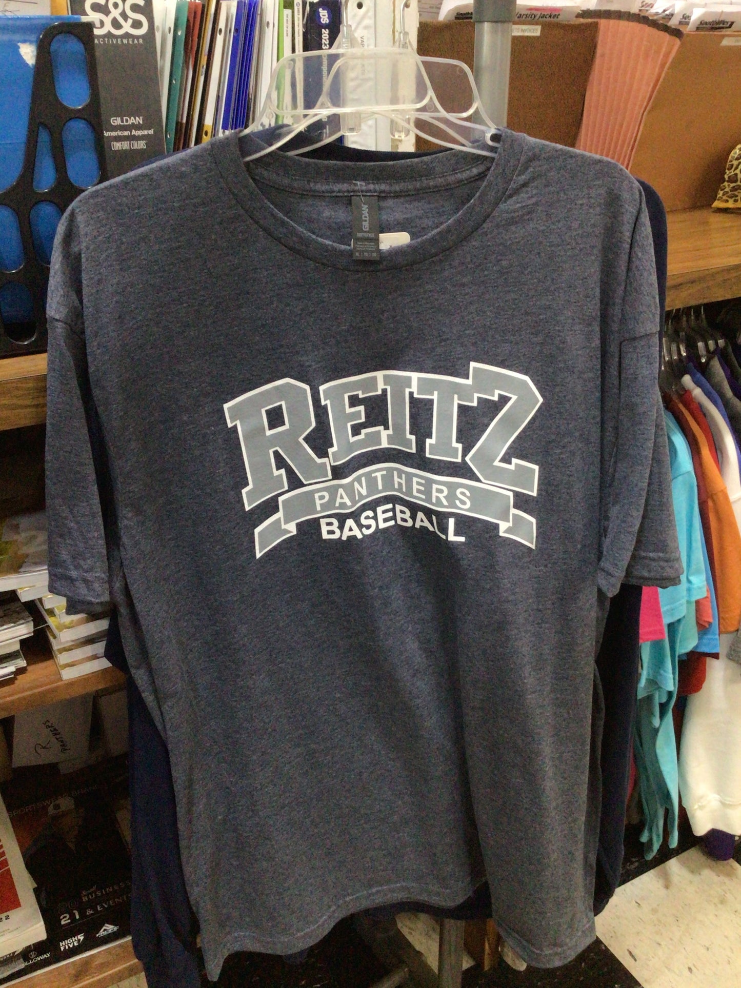 Reitz - Banner Baseball S/S Softstyle Gildan