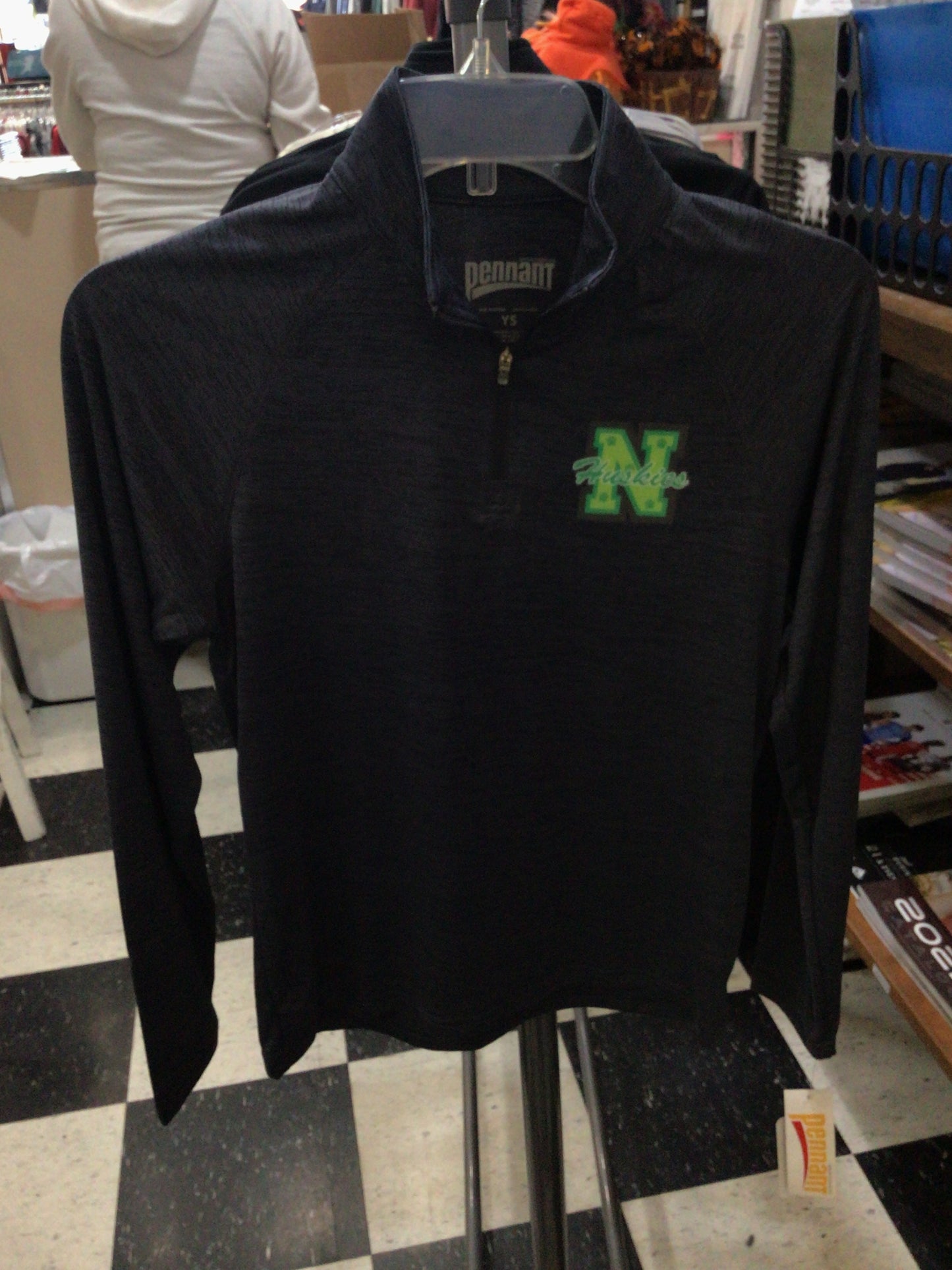 North - Youth Huskies Paw Print 1/4 Zip Pennant