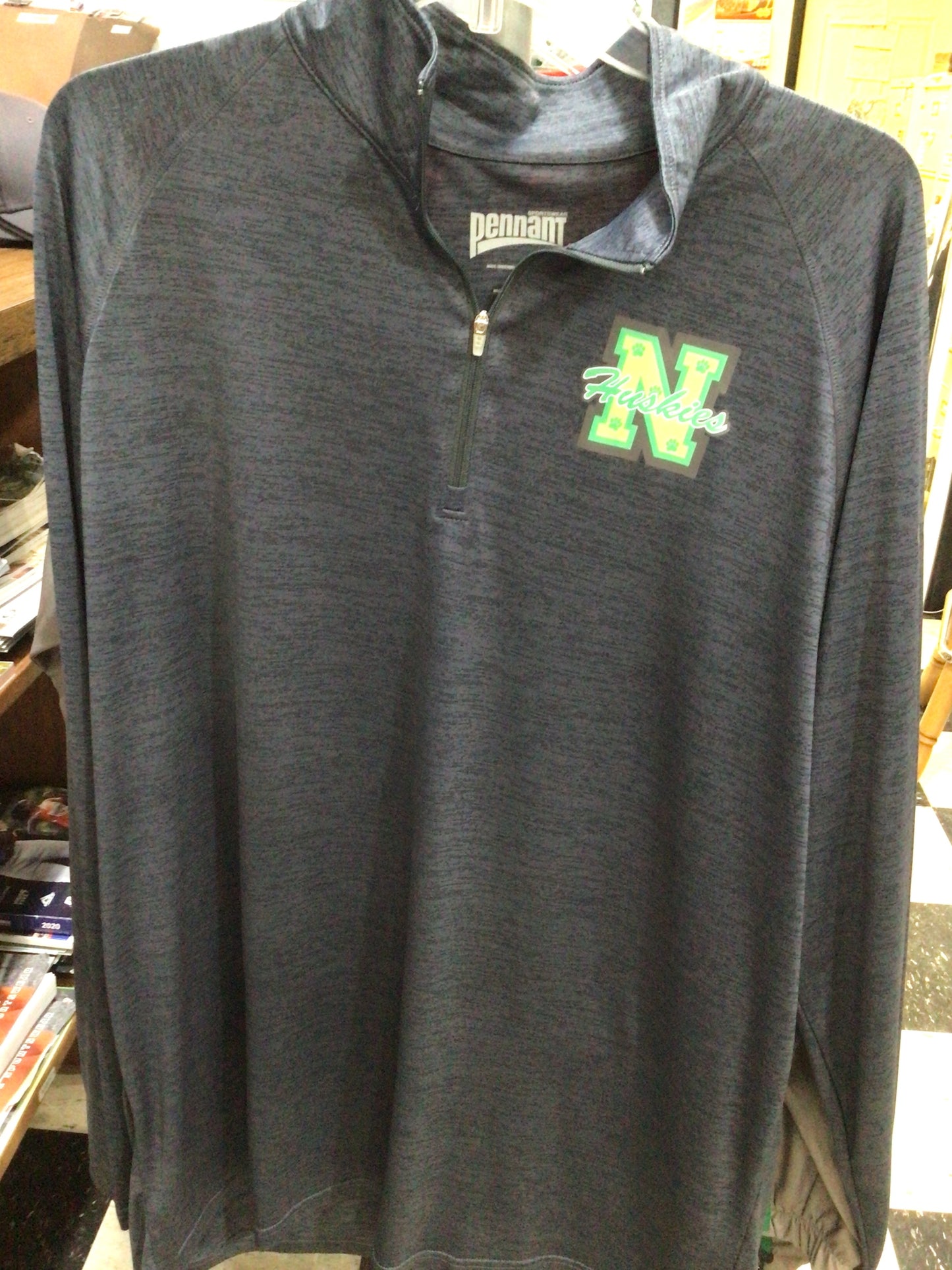 North - Paw Print N Pennant 1/4 Zip