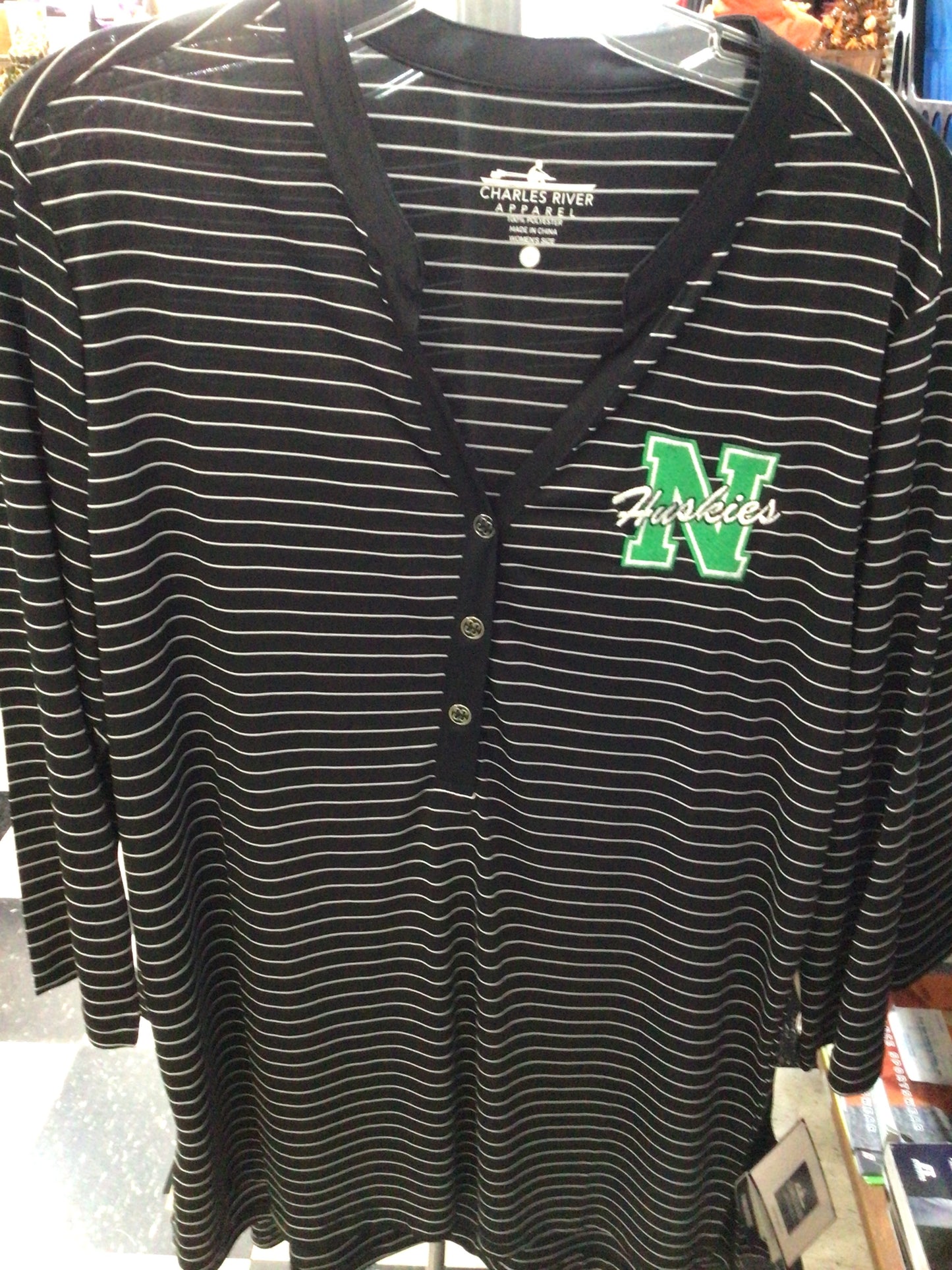 North - Women’s NHuskies Henley